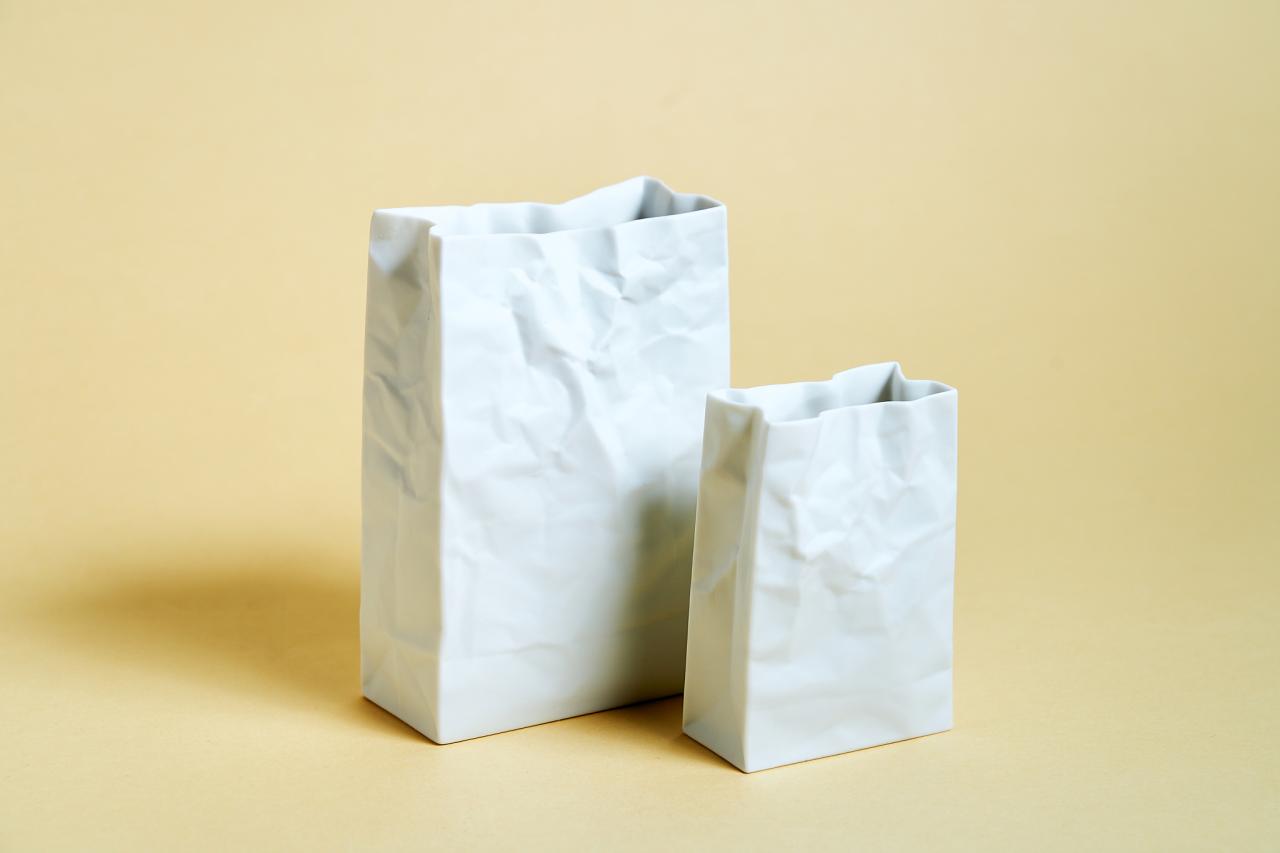 new crinkle super bag 左から#3（4,180円）、#4（2,750円）。