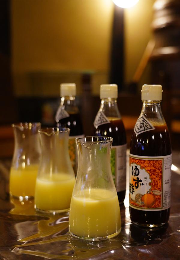 西陣のお酢の老舗〈林孝太郎造酢〉で自分好みにブレンドするMyぽん酢体験。