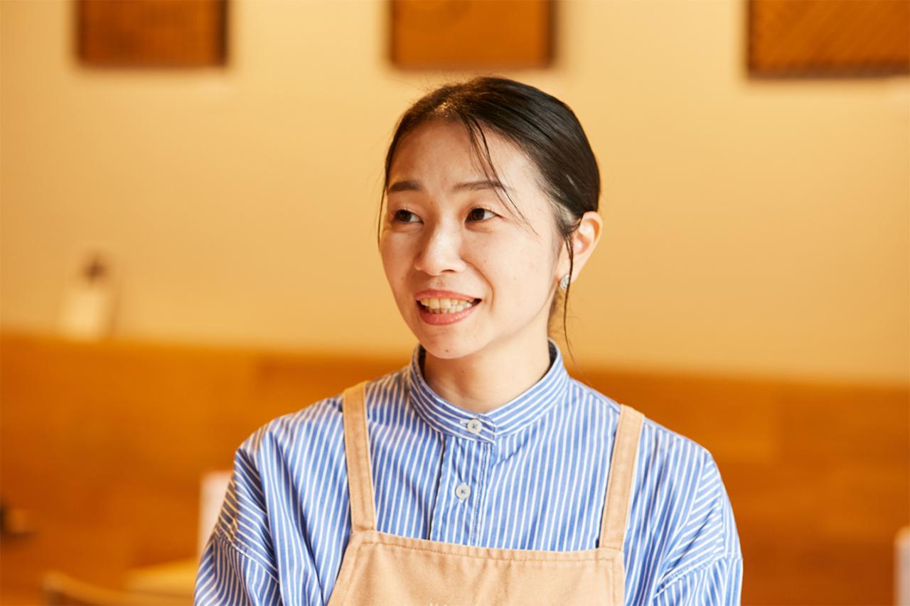 「HACHI&MITSU」店長 見城梢さん。