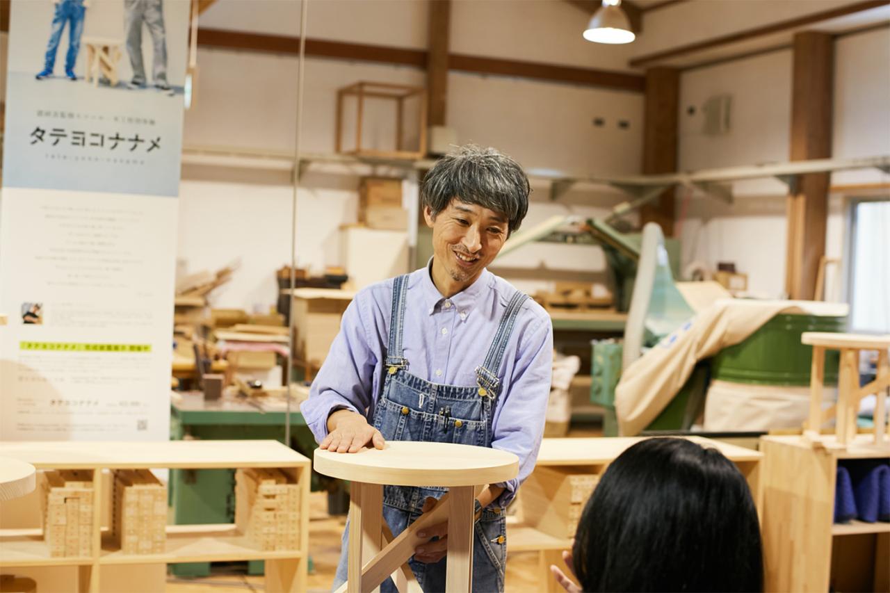 「工房 木と漆」工房長、木工指物職人の戸田勝久さん。