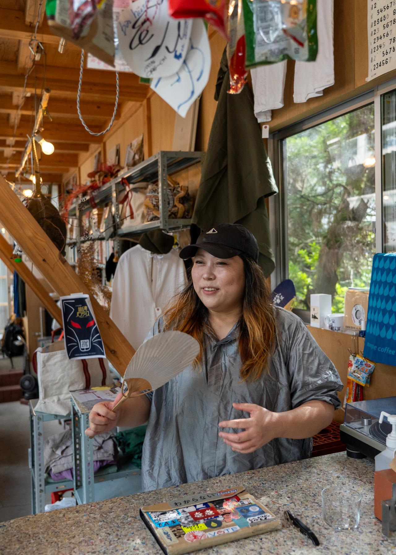 気さくで話しやすく、お話がおもしろい店主の清野さん。