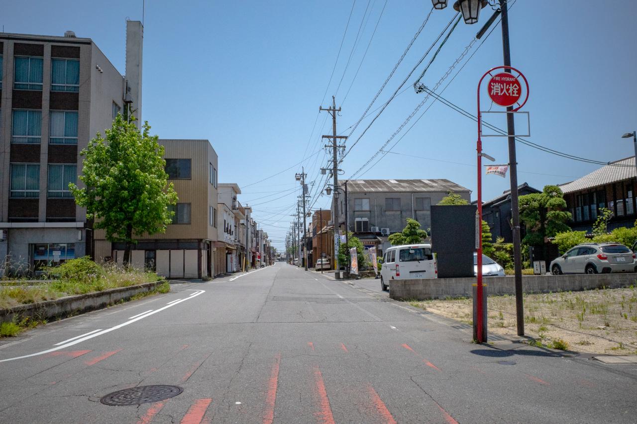 まずは駅前広場から南へ向かいます