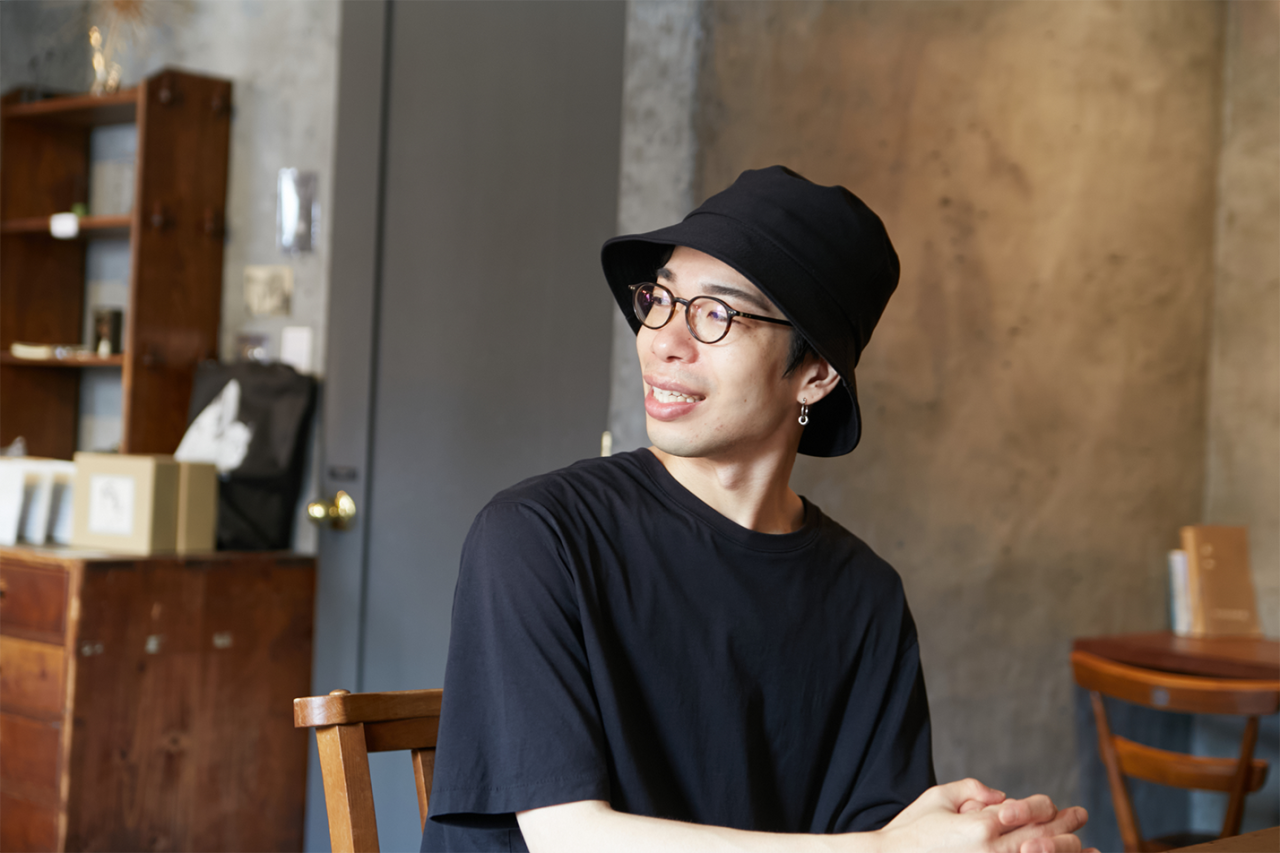 〈WEDNESDAY COFFEE STAND & ROASTER〉オーナーの山﨑光隆さん。